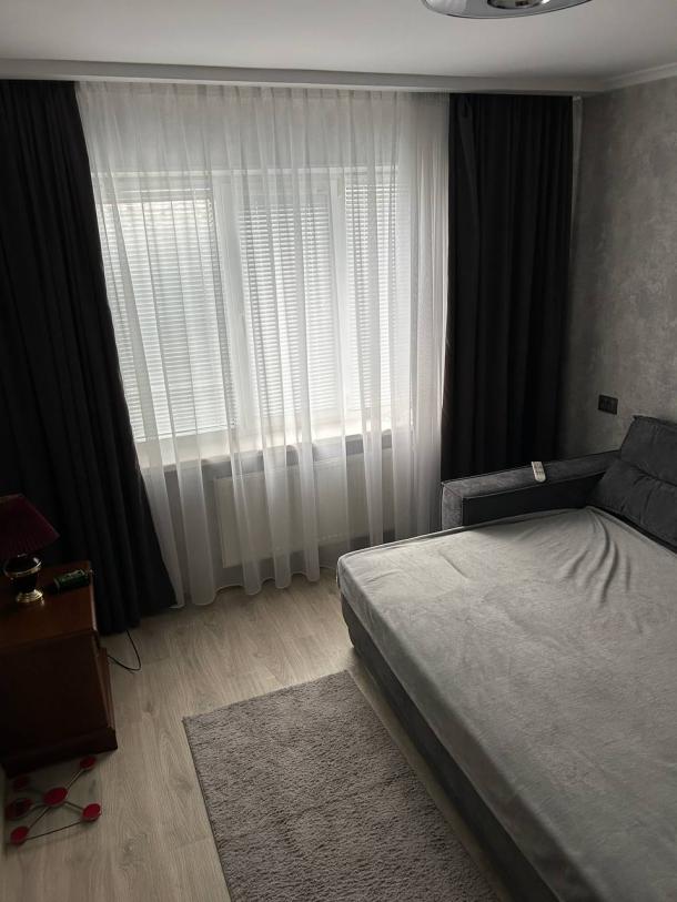 Квартира, 3-кімн., Чугуев, Чугуевский район, Авиатор мкр