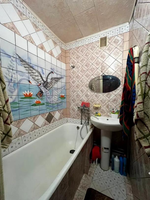 Квартира, 3-кімн., Харьков, 605м/р, Тракторостроителей просп.