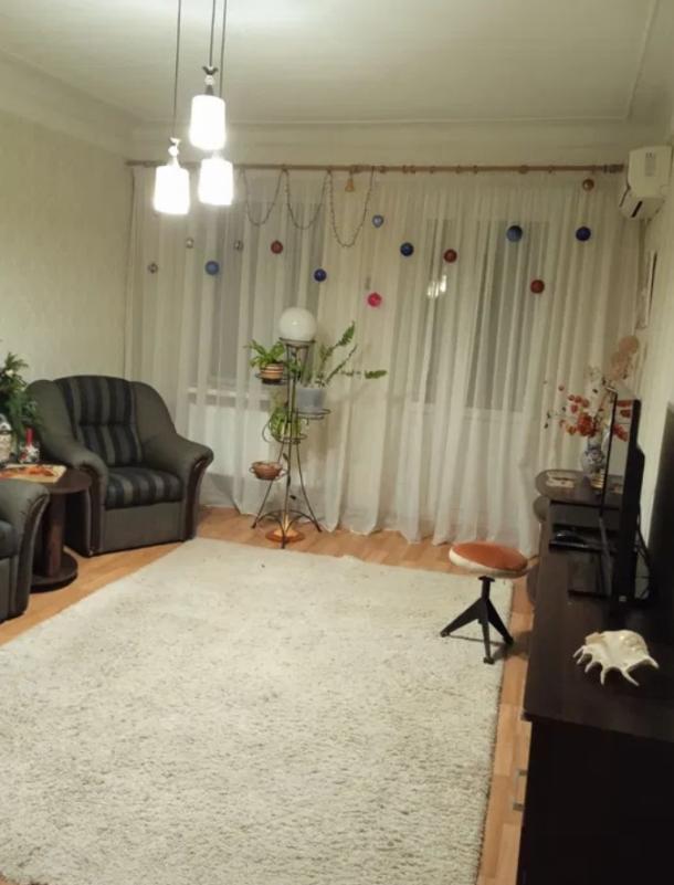 Квартира, 3-кімн., Эсхар, Чугуевский район, Молодежная