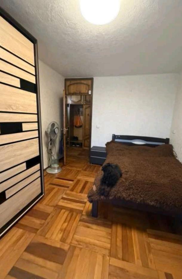 Квартира, 3-кімн., Харьков, Холодная Гора, Чередниченковский пер.