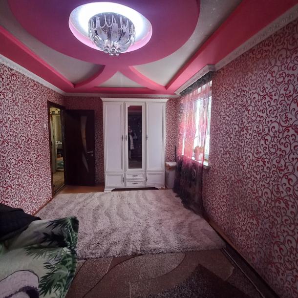 Квартира, 3-кімн., Харьков, 533м/р, Светлая