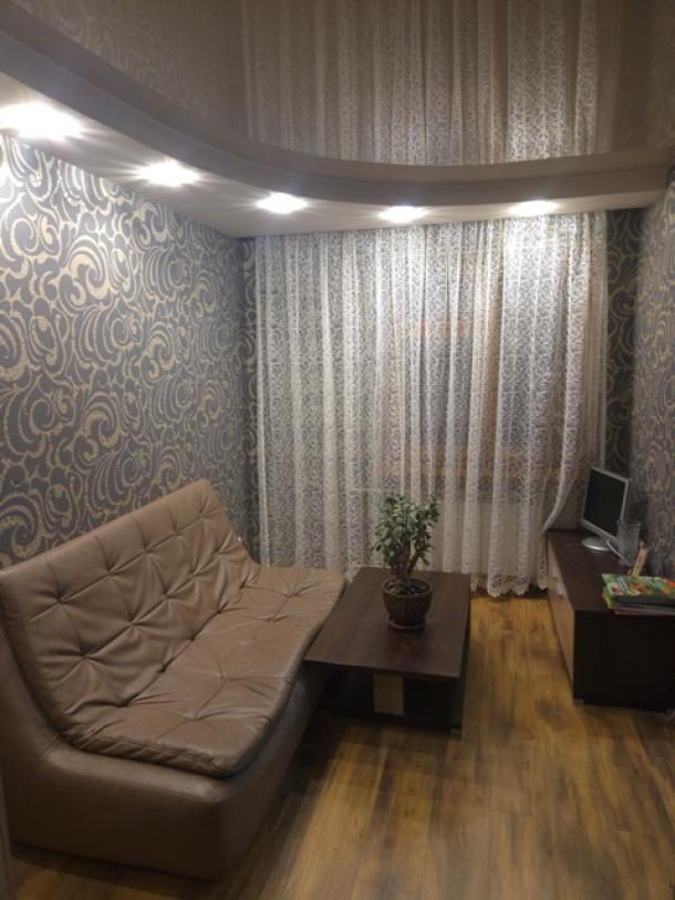 Квартира, 3-кімн., Харьков, ХТЗ, Александровский пр.