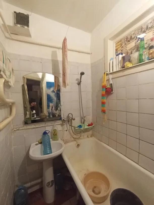 Квартира, 3-кімн., Харьков, Павлово Поле, 23 Августа