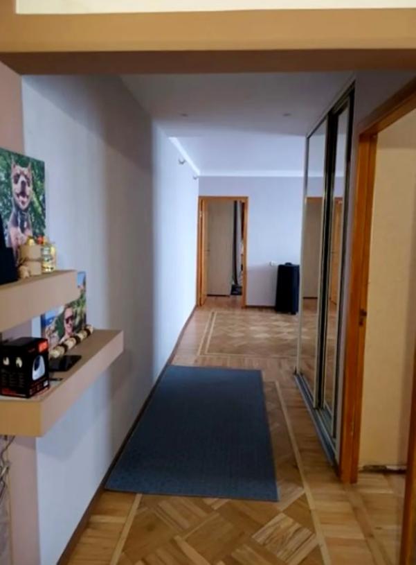 Квартира, 3-кімн., Харьков, 604м/р, Тракторостроителей просп.