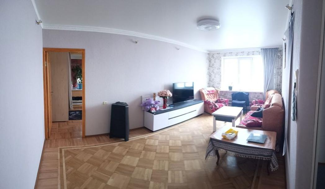 Квартира, 3-кімн., Харьков, 604м/р, Тракторостроителей просп.