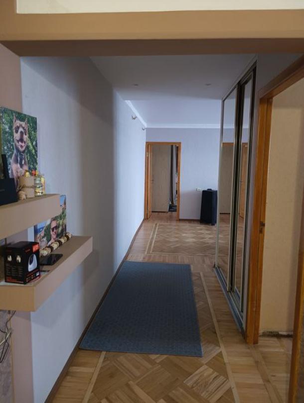 Квартира, 3-кімн., Харьков, 604м/р, Тракторостроителей просп.