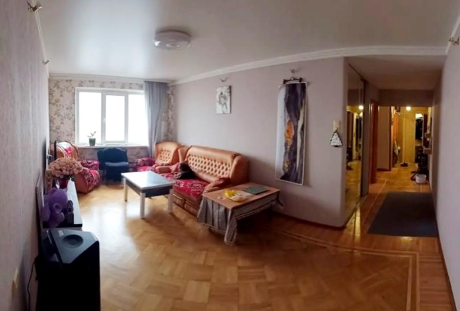 Квартира, 3-кімн., Харьков, 604м/р, Тракторостроителей просп.