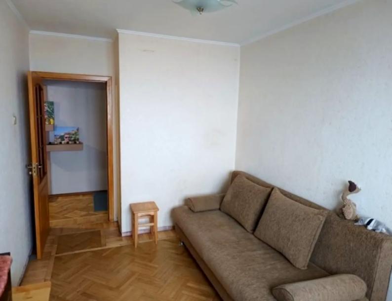 Квартира, 3-кімн., Харьков, 604м/р, Тракторостроителей просп.