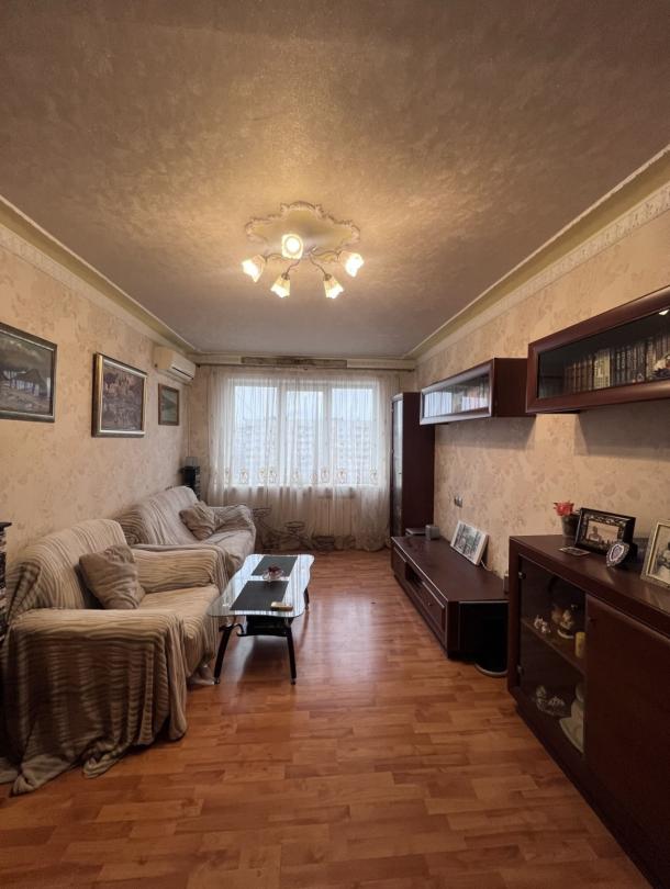 Квартира, 3-кімн., Харьков, Одесская, Аэрокосмический просп. (Гагарина проспект)