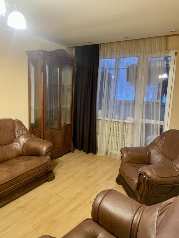 Квартира, 2-кімн., Харьков, 522м/р, Непокоренных (Героев Труда)