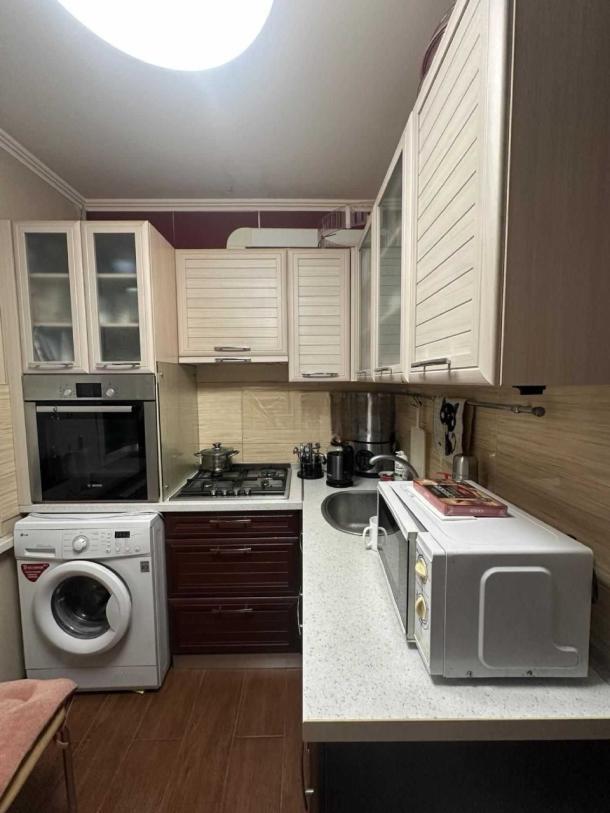 Квартира, 3-кімн., Харьков, 533м/р, Непокоренных (Героев Труда)