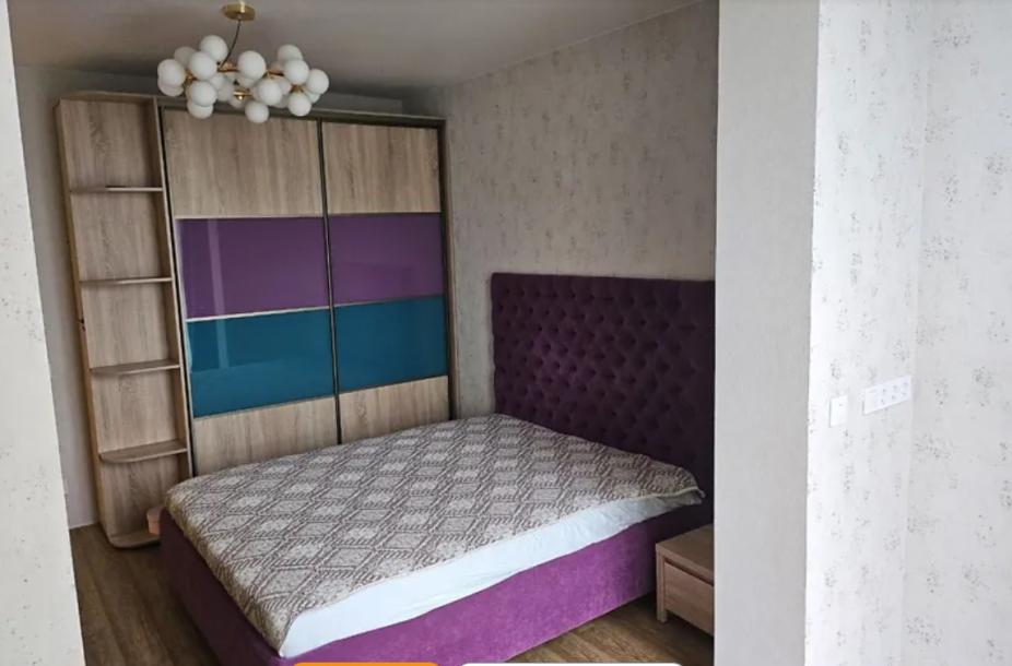 Квартира, 3-кімн., Харьков, 533м/р, Непокоренных (Героев Труда)