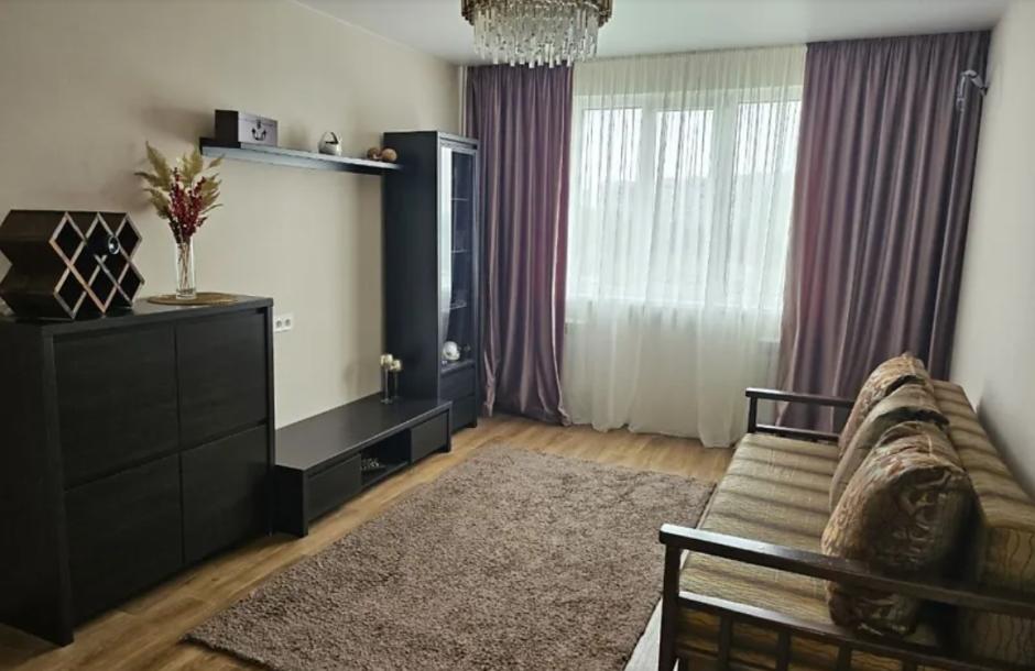 Квартира, 3-кімн., Харьков, 533м/р, Непокоренных (Героев Труда)