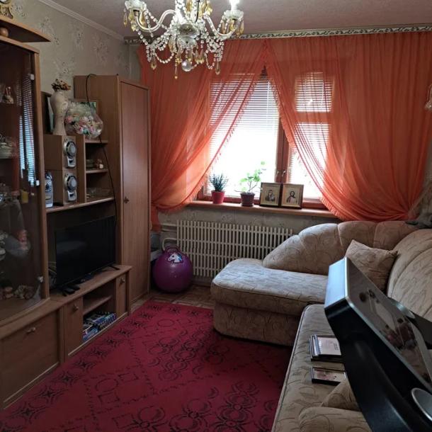 Квартира, 3-кімн., Харьков, Алексеевка, Ахсарова