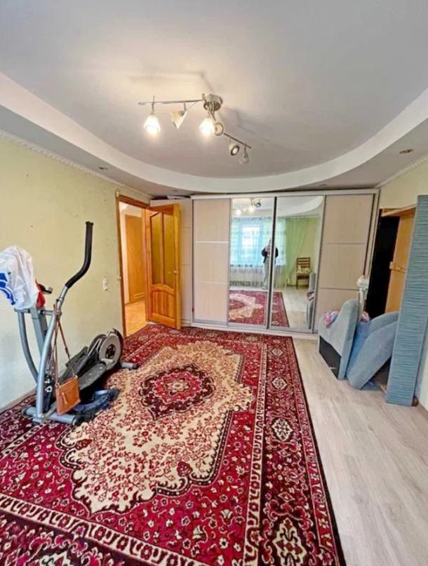 Квартира, 3-кімн., Высокий, Харьковский район, Театральная (Совхозная)