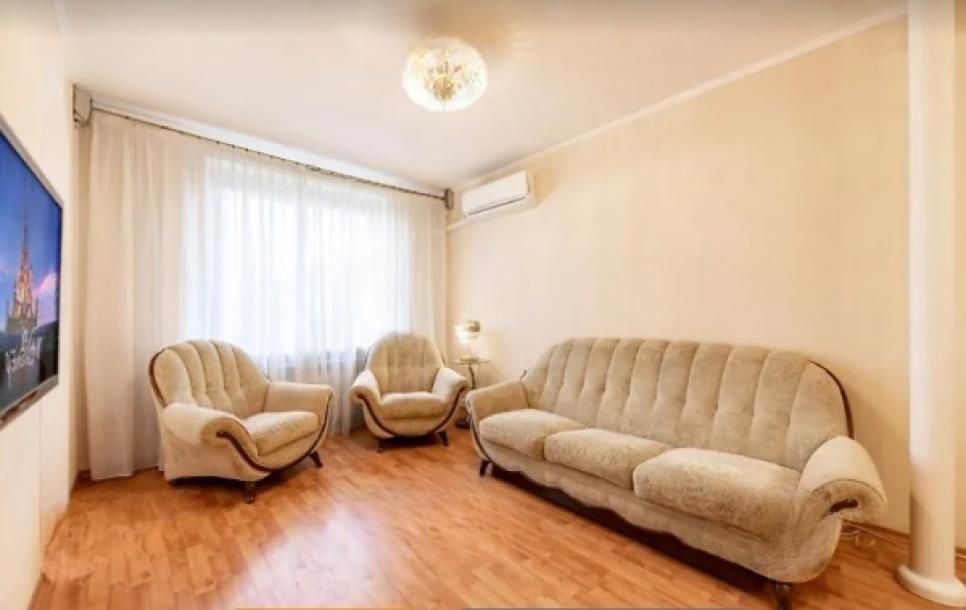 Квартира, 3-кімн., Харьков, 522м/р, Непокоренных (Героев Труда)