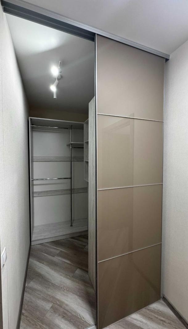 Квартира, 3-кімн., Чугуев, Чугуевский район