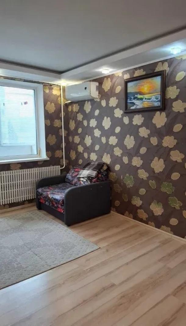 Квартира, 1-кімн., Харьков, Рогань жилмассив, Зубарева