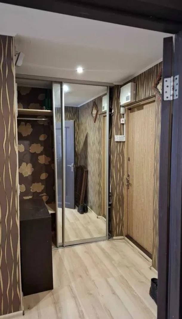 Квартира, 1-кімн., Харьков, Рогань жилмассив, Зубарева