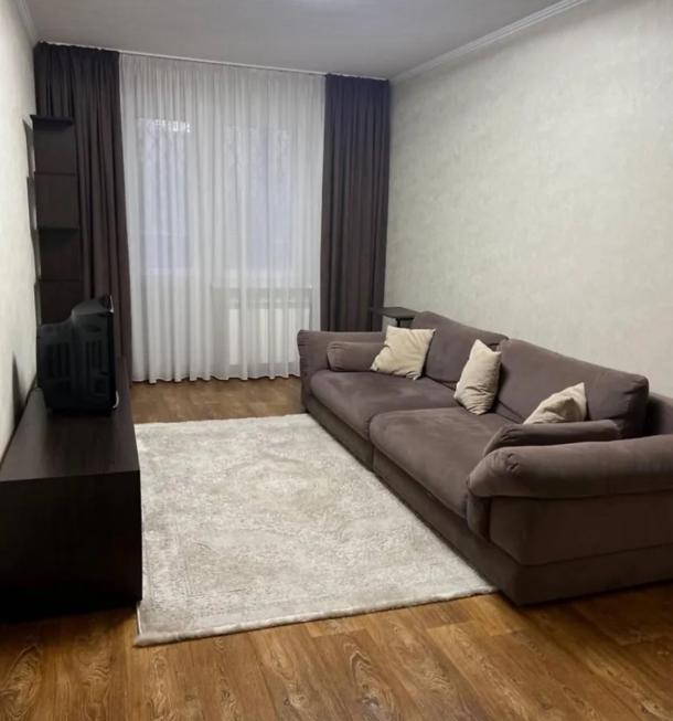 Квартира, 3-кімн., Харьков, 625м/р, Амосова