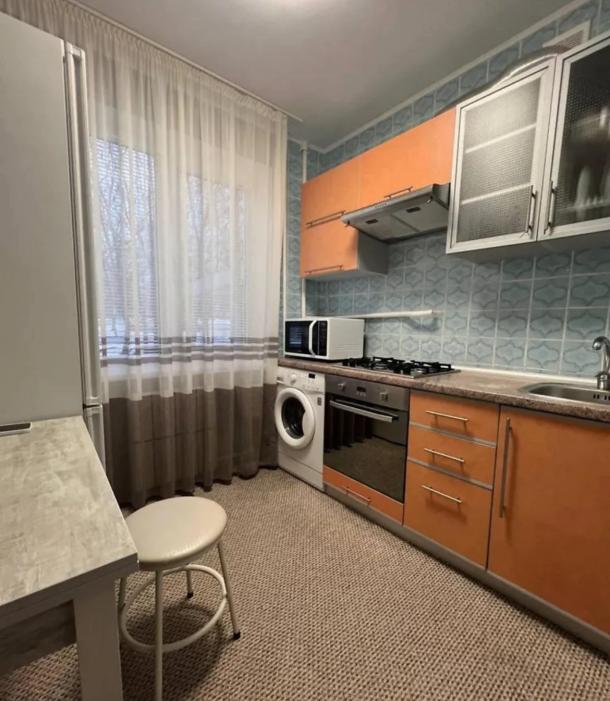 Квартира, 3-кімн., Харьков, 625м/р, Амосова