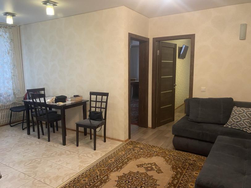 Квартира, 3-кімн., Харьков, Горизонт, Героев Харькова пр-т