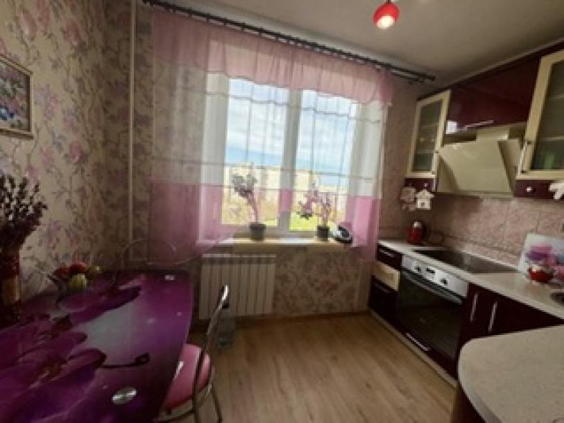 Квартира, 3-кімн., Харьков, Алексеевка, Победы пр.