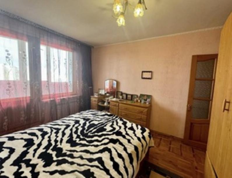 Квартира, 3-кімн., Харьков, Алексеевка, Победы пр.