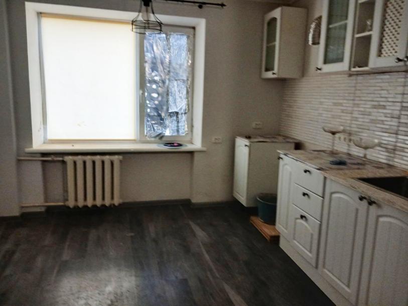 Квартира, 3-кімн., Чкаловское, Чугуевский район, Свободы