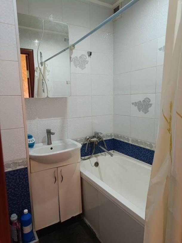 Квартира, 2-кімн., Чугуев, Чугуевский район, Кожедуба