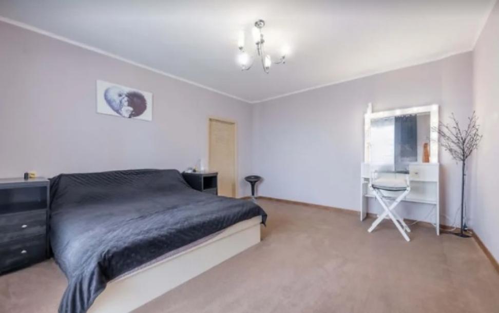 Квартира, 2-кімн., Харьков, Защитников Украины метро, Сергеевская