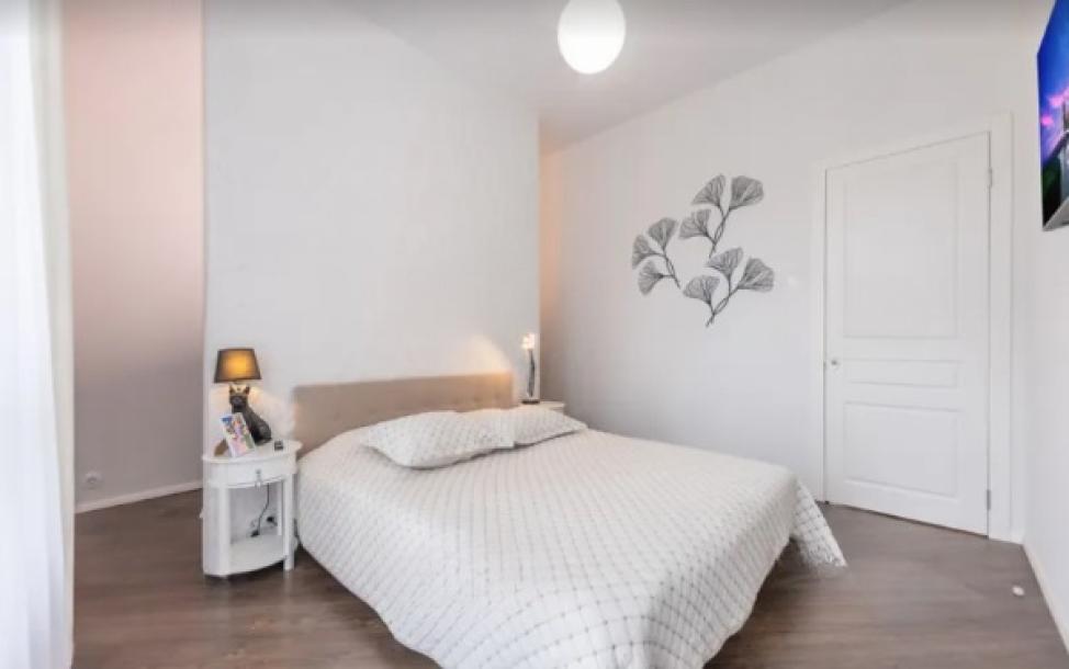 Квартира, 3-кімн., Харьков, Госпром, Юры Зойфера (Анри Барбюса)