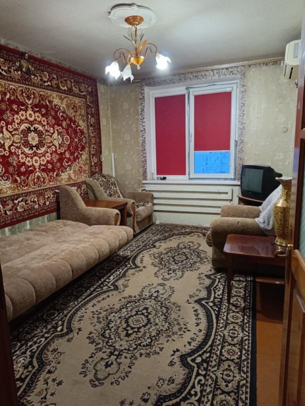 Квартира, 3-кімн., Чугуев, Чугуевский район, Музейная (Розы Люксембург)