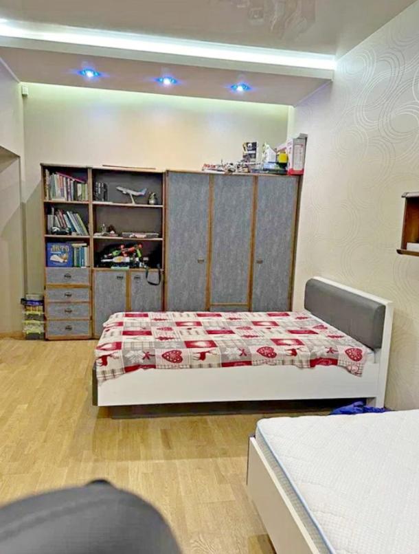 Квартира, 3-кімн., Харьков, Центр, Сумская