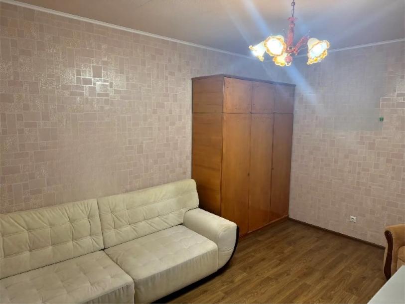 Квартира, 1-кімн., Харьков, Рогань жилмассив, Роганская