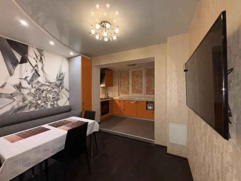 Квартира, 3-кімн., Харьков, Песочин, Европейская ул.