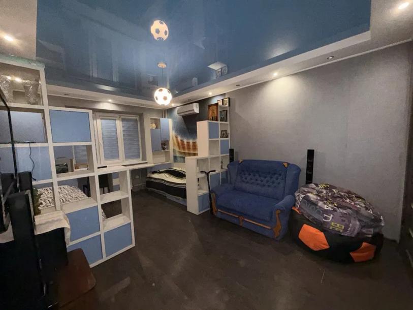 Квартира, 3-кімн., Харьков, Песочин, Европейская ул.