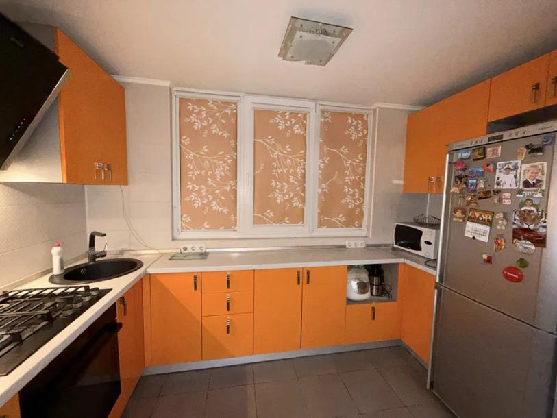 Квартира, 3-кімн., Харьков, Песочин, Европейская ул.