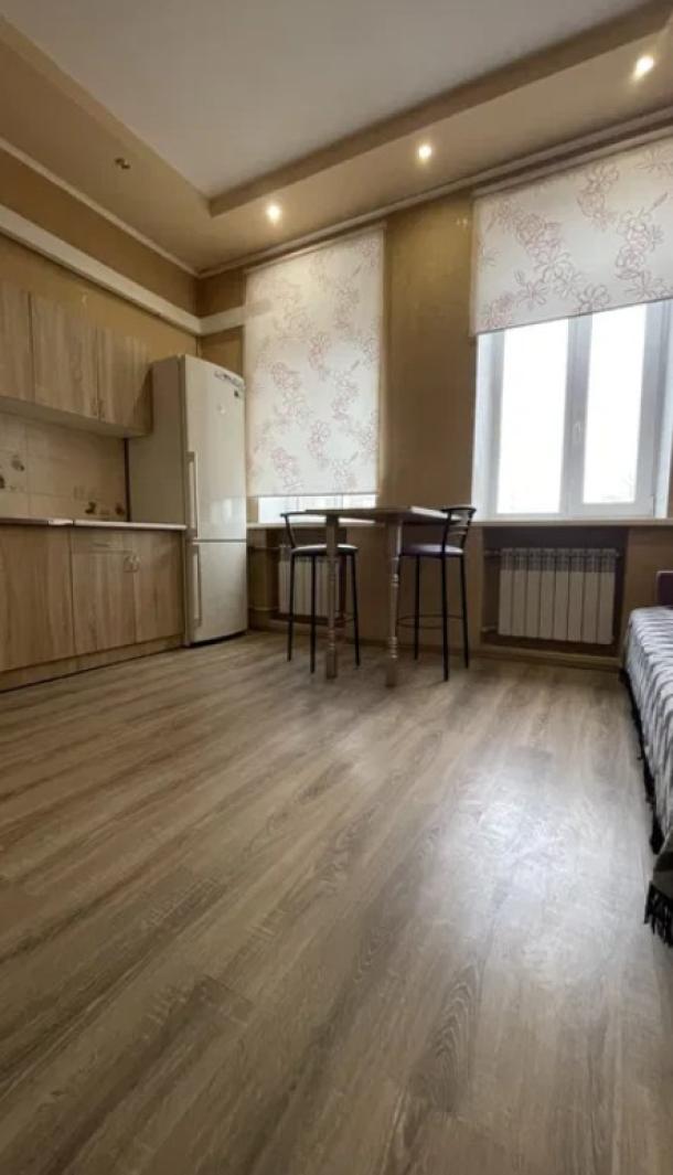 Гостинка, Харьков, Центральный рынок метро, Конторская (Краснооктябрьская)