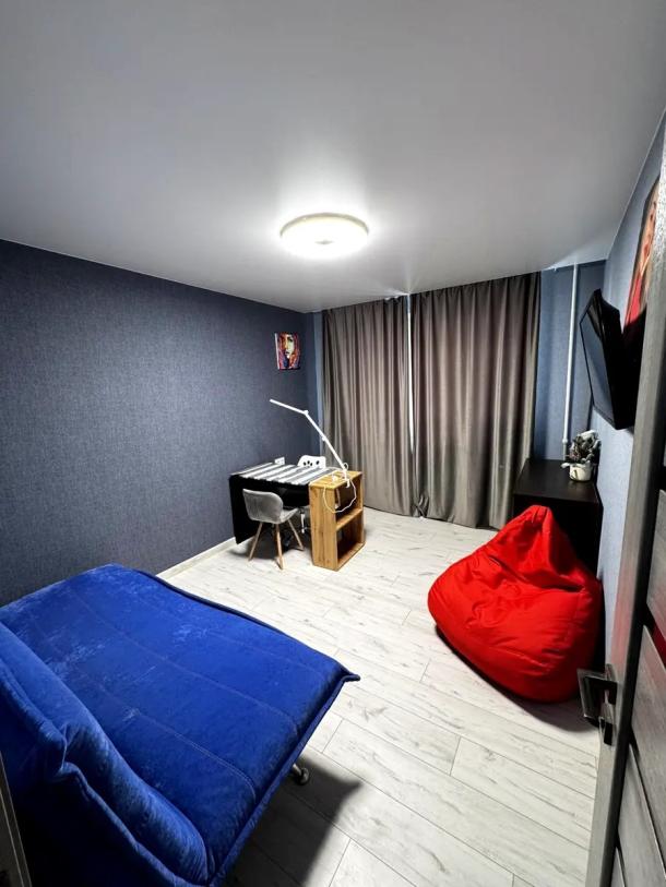 Квартира, 3-кімн., Харьков, Алексеевка, Ахсарова