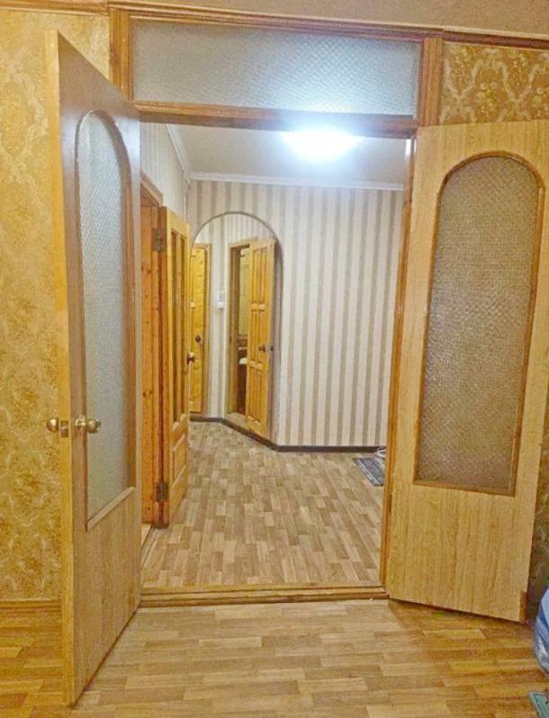 Квартира, 3-кімн., Харьков, Песочин, Молодежная