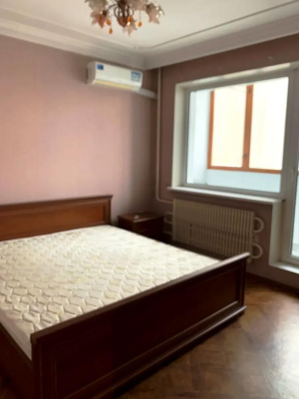 Квартира, 3-кімн., Харьков, 626м/р, Солнечная (Красноармейская, Кирова, Октябрьская, Совхозная)