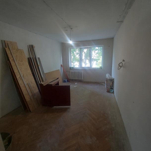 Квартира, 2-кімн., Харьков, 606м/р, Тракторостроителей просп.