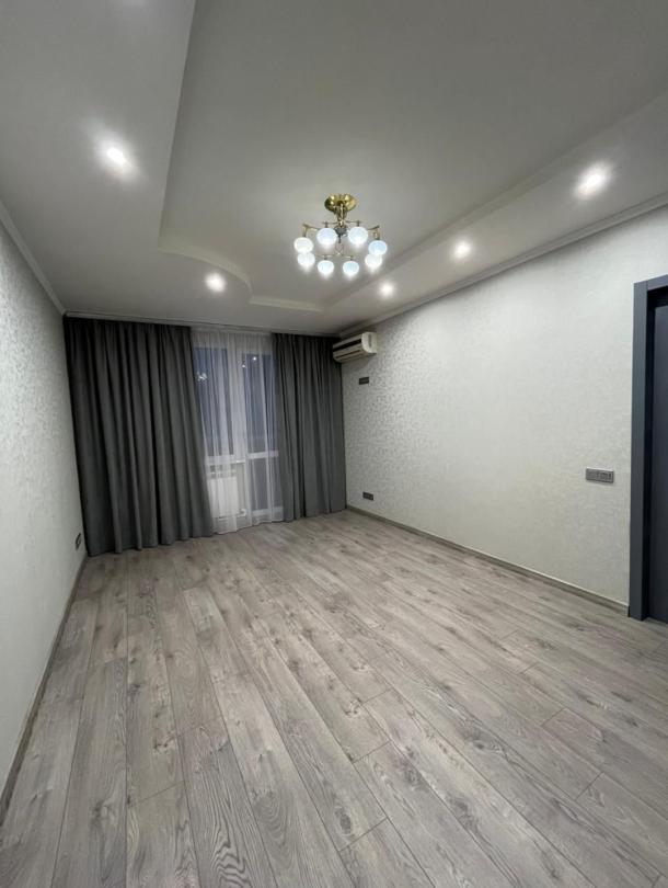 Квартира, 2-кімн., Харьков, 608м/р, Непокоренных (Героев Труда)