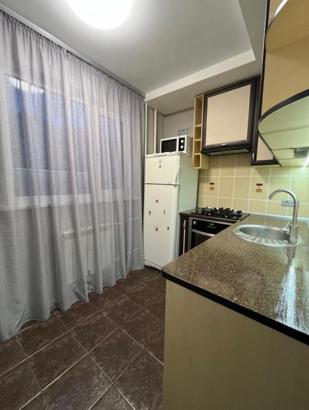 Квартира, 2-кімн., Харьков, 608м/р, Непокоренных (Героев Труда)