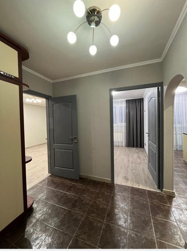 Квартира, 2-кімн., Харьков, 608м/р, Непокоренных (Героев Труда)