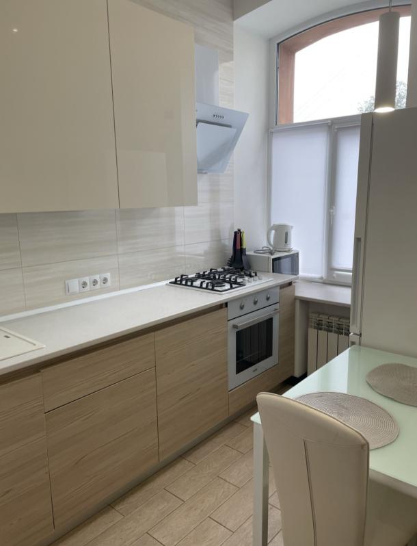 Квартира, 2-кімн., Харьков, Центр, Алчевских