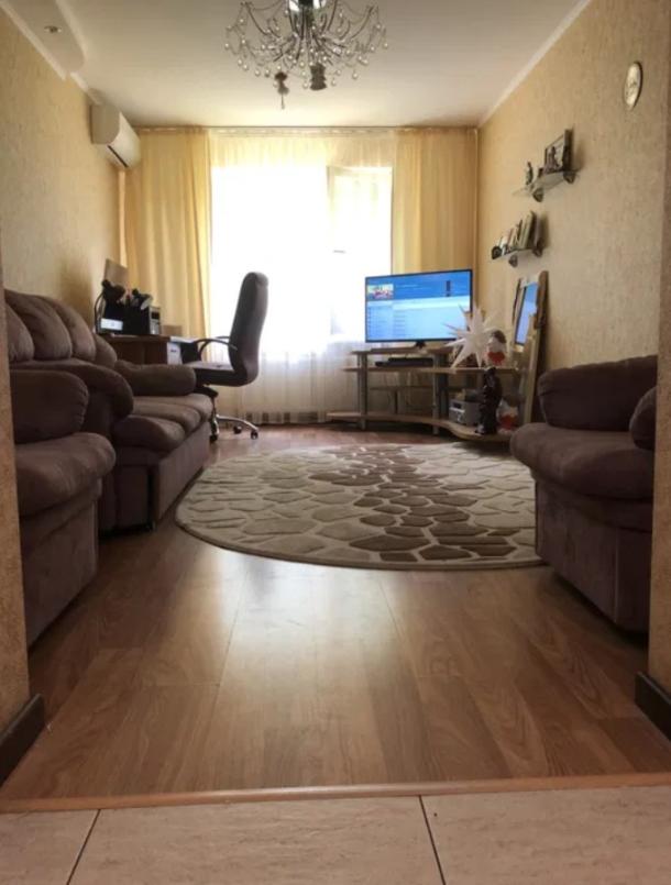 Квартира, 3-кімн., Чугуев, Чугуевский район, Авиатор мкр