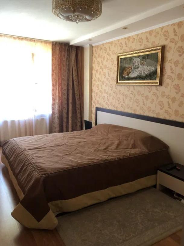 Квартира, 3-кімн., Чугуев, Чугуевский район, Авиатор мкр