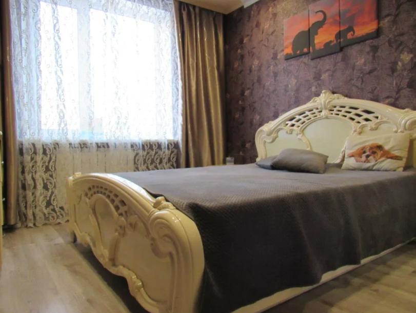 Квартира, 3-кімн., Харьков, 520м/р, Академика Павлова